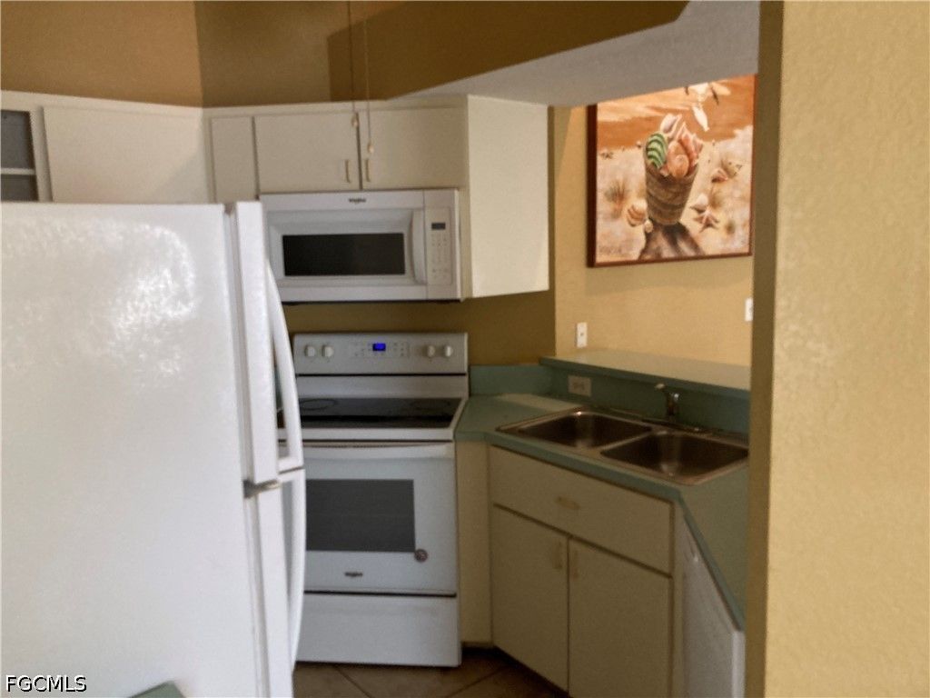 603 Se 13th Ter, Cape Coral