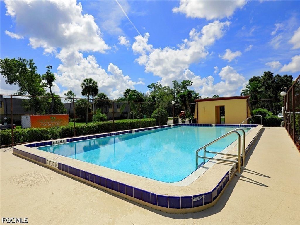 1538 Park Meadows Dr 3, Fort Myers