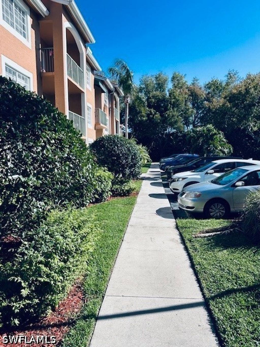 1280 Wildwood Lakes Blvd S 201, Naples