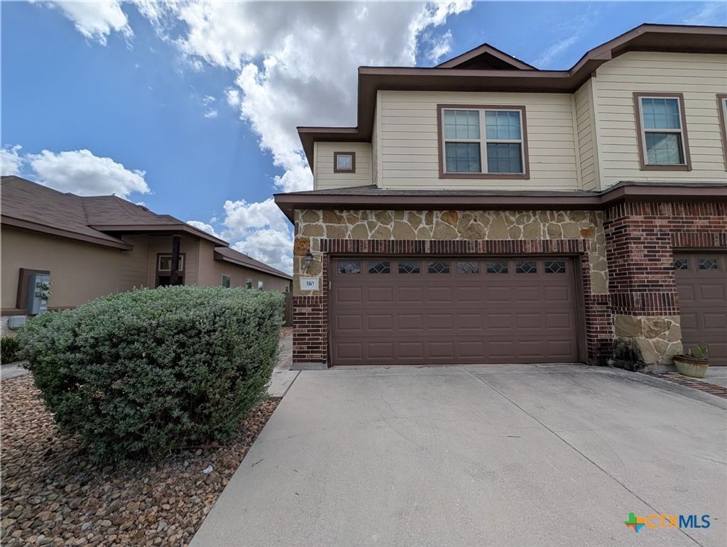 310 Creekside Curve, New Braunfels