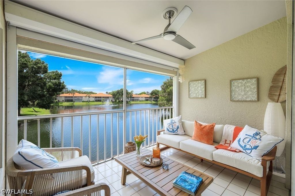 2450 Old Groves Rd 201, Naples