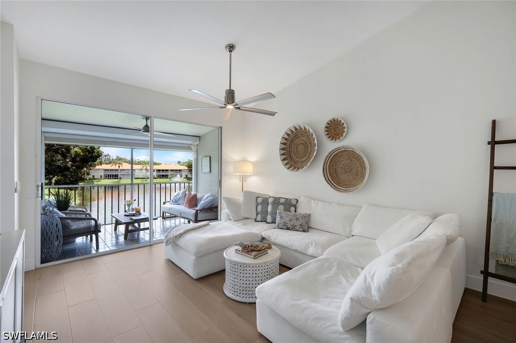 2450 Old Groves Rd 201, Naples