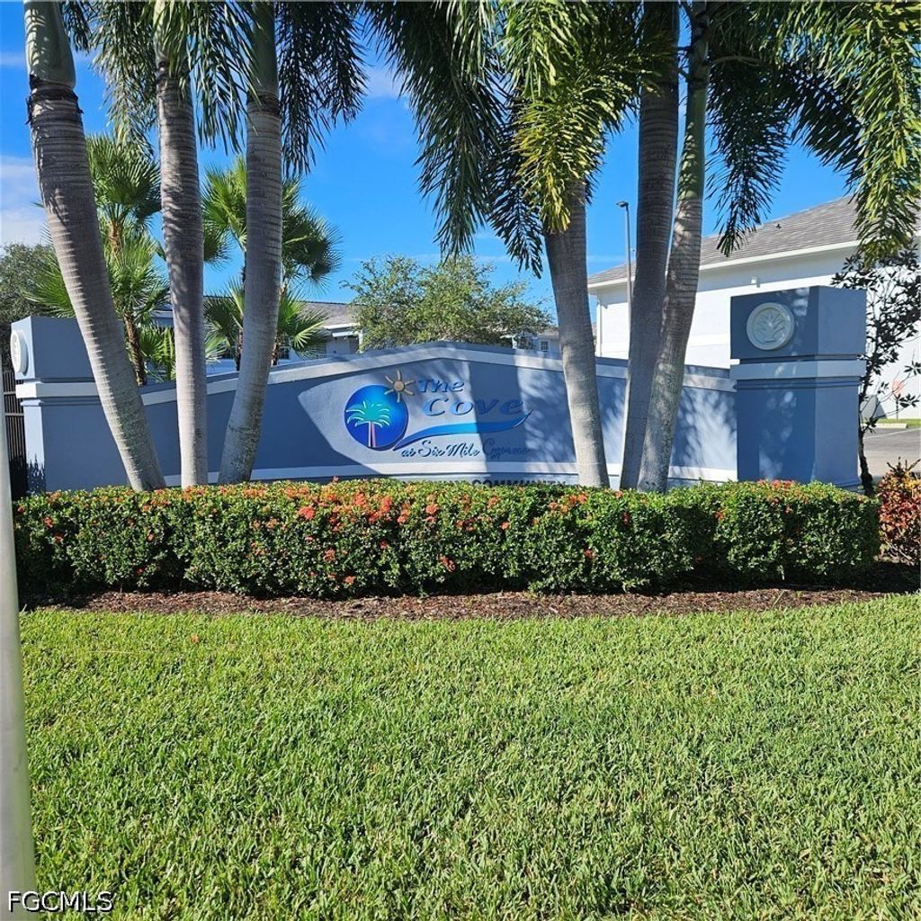 8513 Bernwood Cv Loop 204, Fort Myers