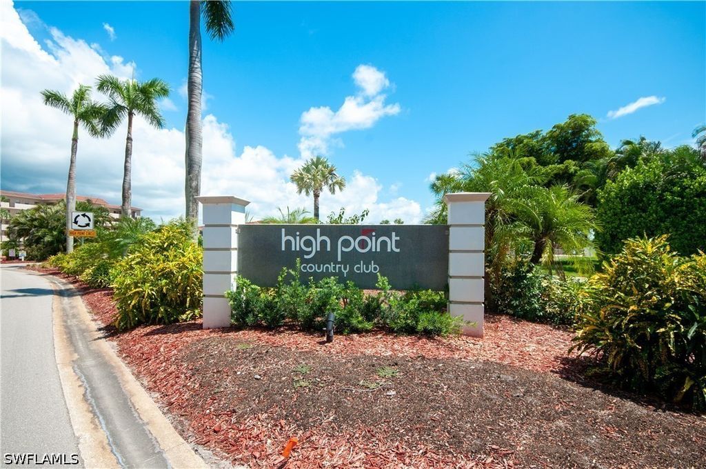 5 High Point Cir W 104, Naples
