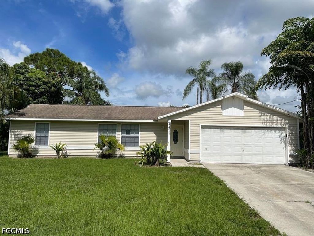 445 Candlewick Cir W, Lehigh Acres
