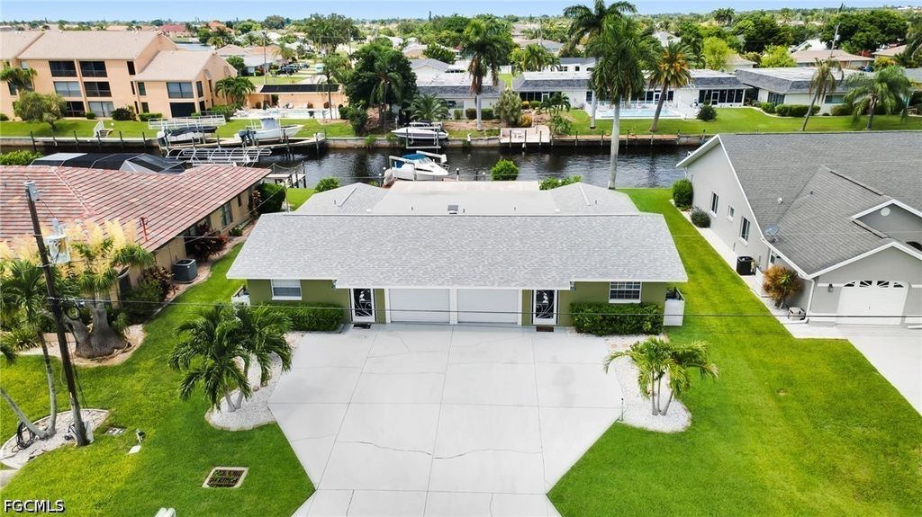 1207 Se 40th Ter, Cape Coral
