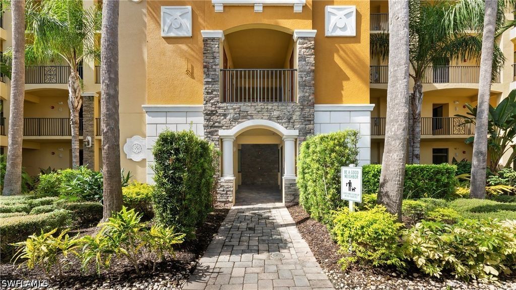 9727 Acqua Ct 444, Naples