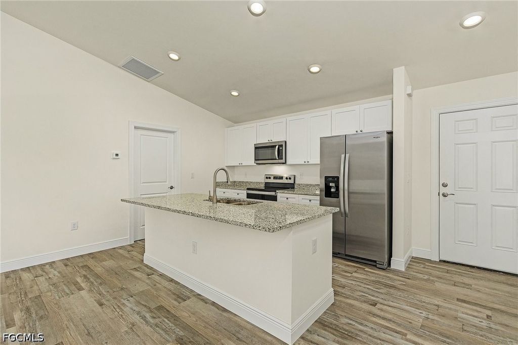 2301 Ne 8th Pl, Cape Coral