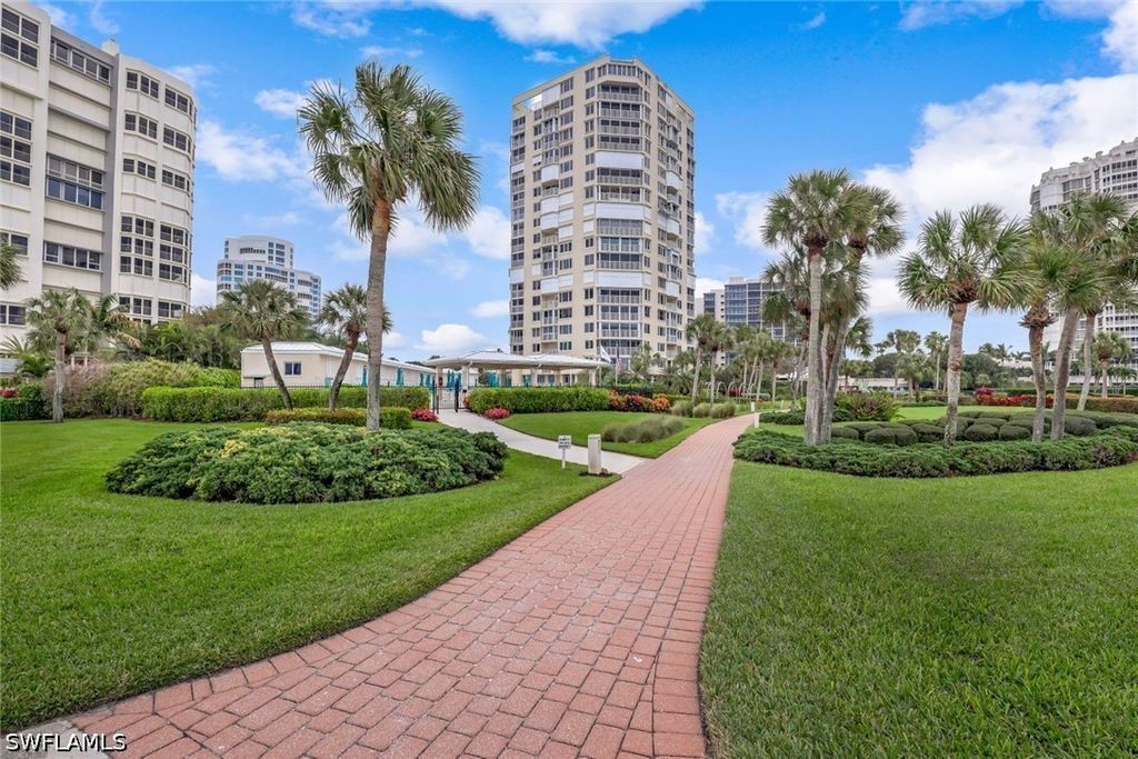 4041 Gulf Shore Blvd N 802, Naples