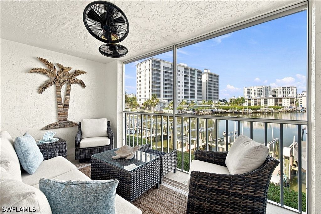 9103 Vanderbilt Dr 208, Naples