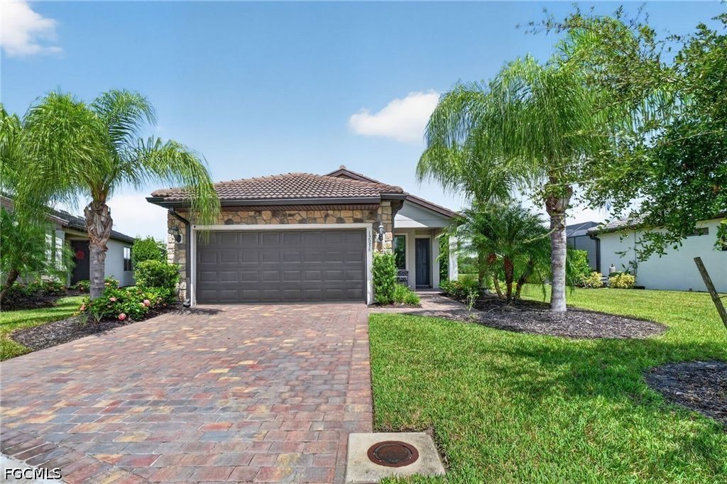 12056 Westmoreland Way, Fort Myers