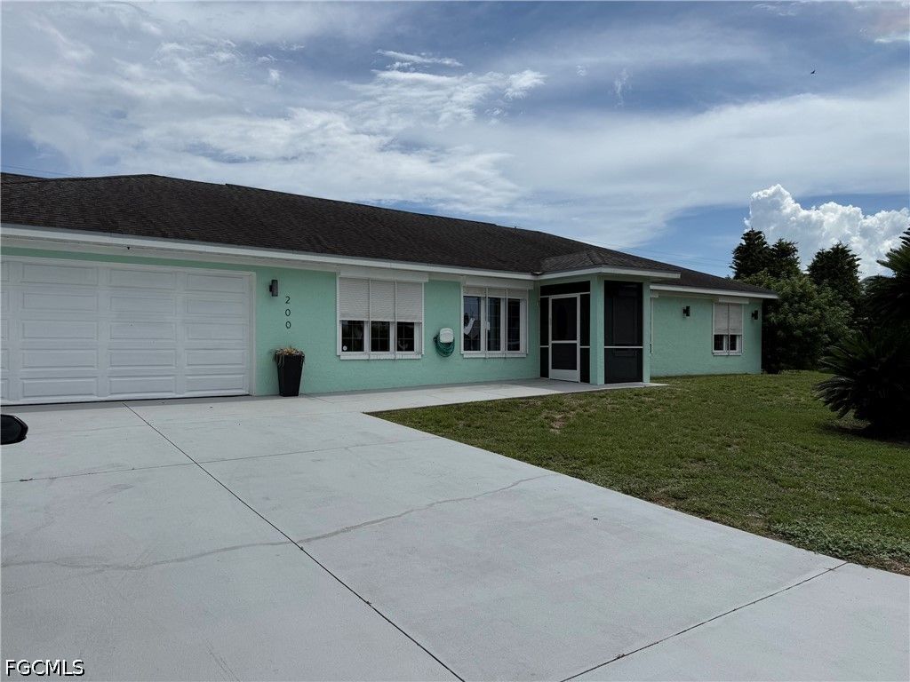 200 Arthur Ave, Lehigh Acres