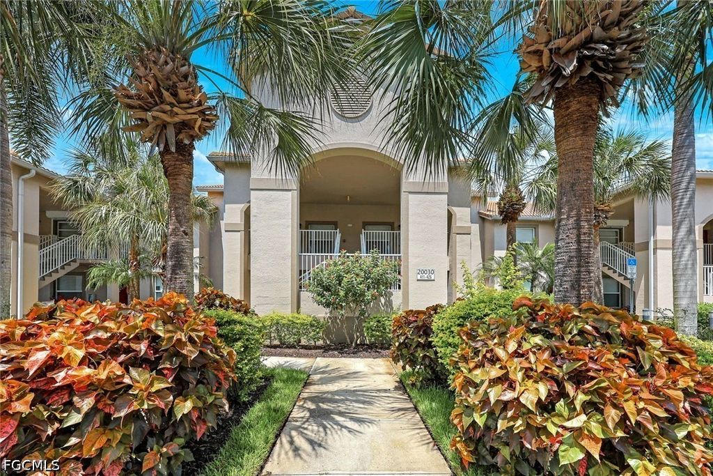 20030 Barletta Ln 411, Estero