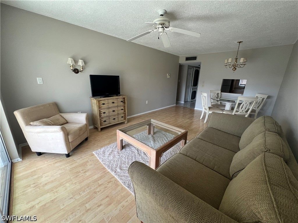 200 Turtle Lake Ct 306, Naples