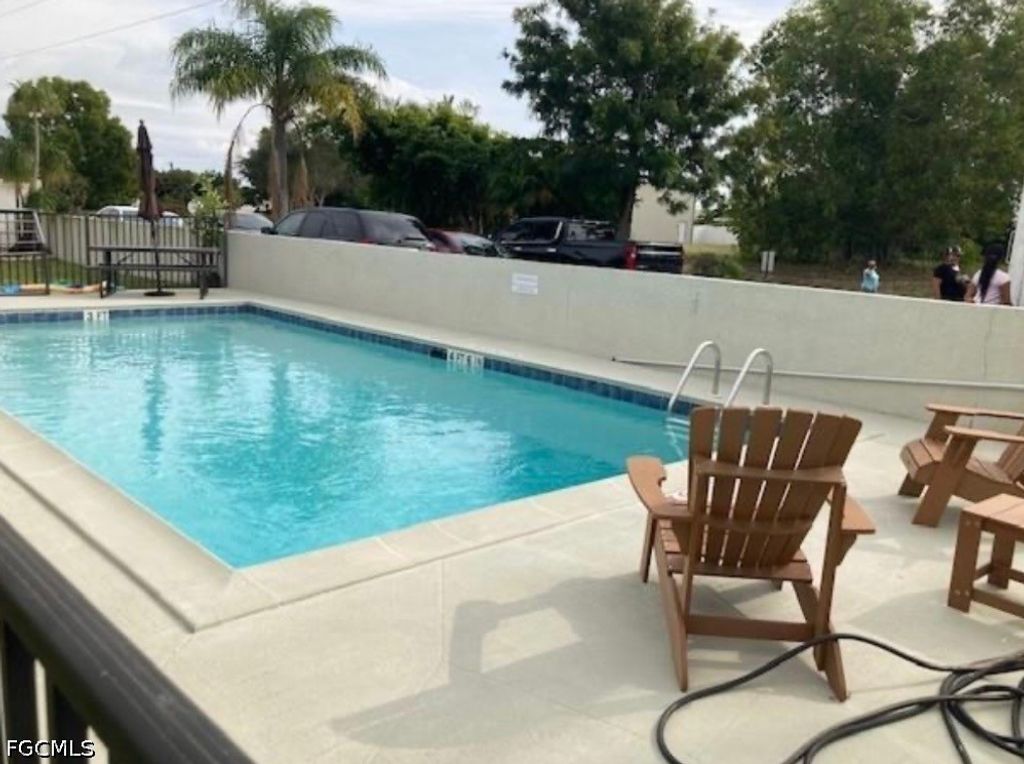 919 Se 8 Ter 5, Cape Coral