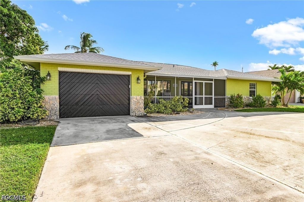 3823 Se 13th Ave, Cape Coral
