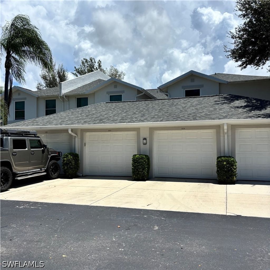 1340 Charleston Square Dr 203, Naples