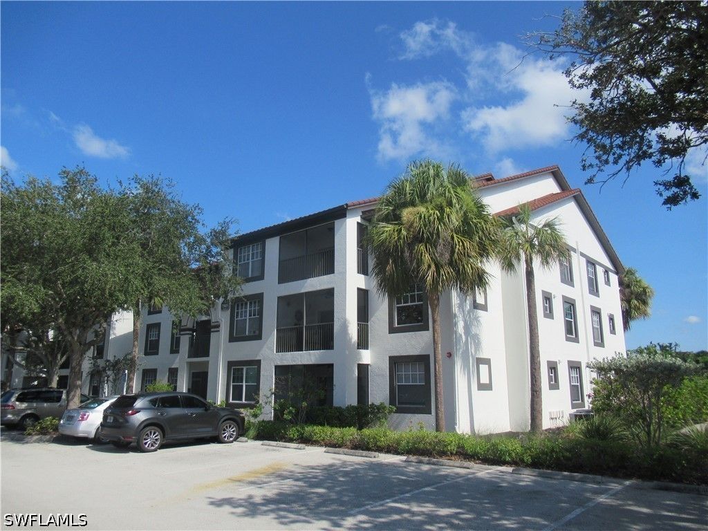 7905 Preserve Cir 124, Naples