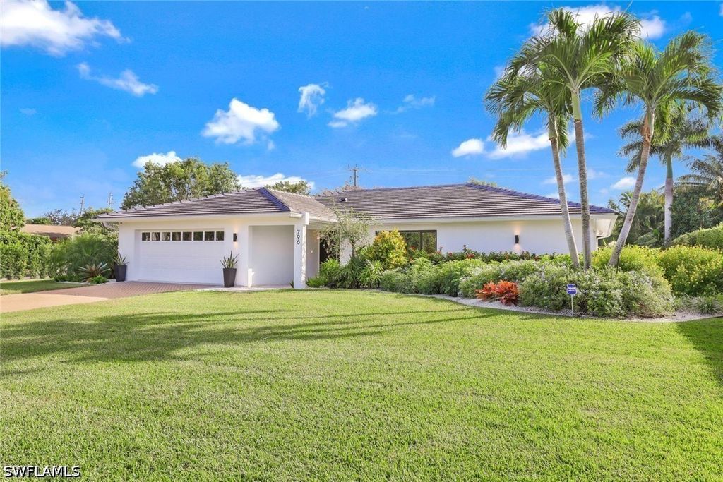 796 Ketch Dr, NAPLES