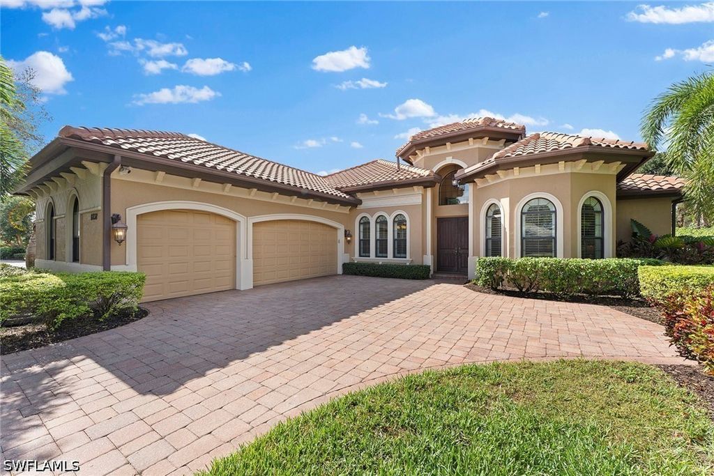 8838 Lely Island Cir, Naples
