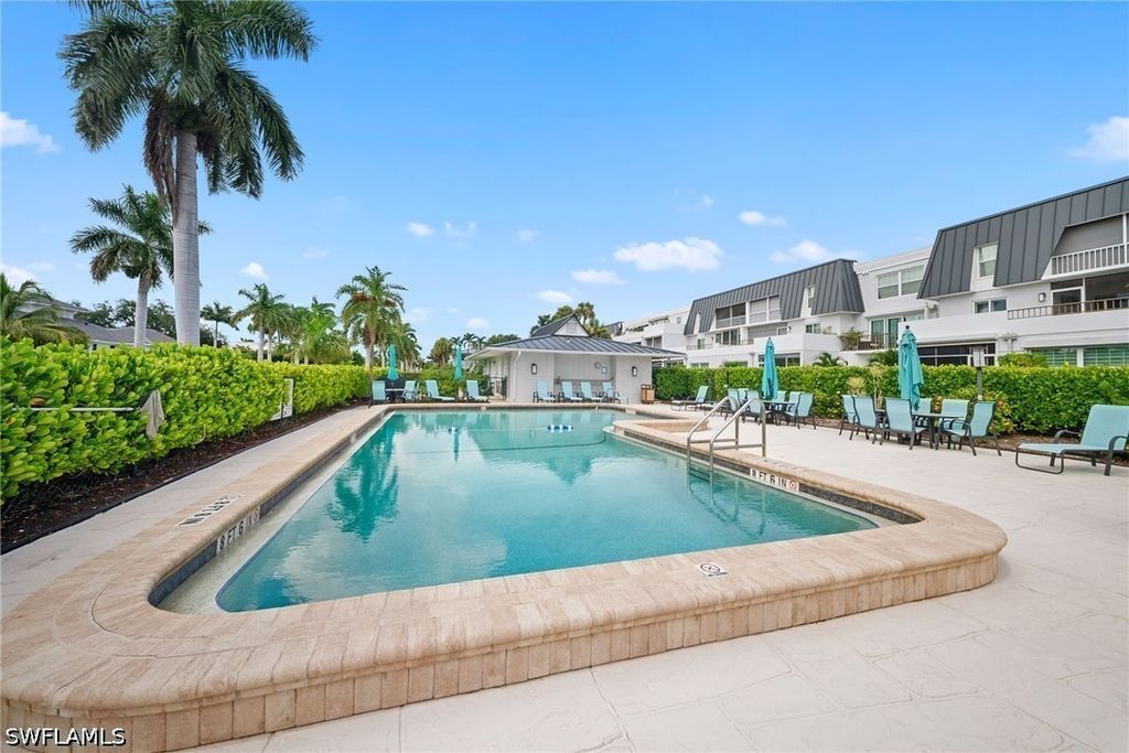 4200 Belair Ln 101, NAPLES