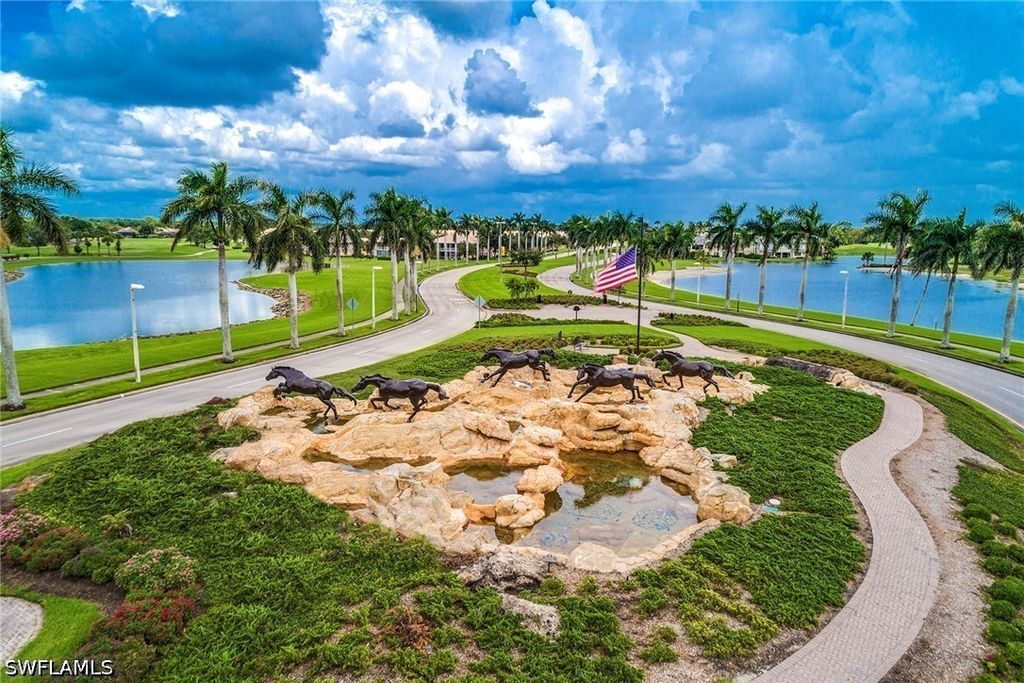 8902 Shenendoah Cir, Naples