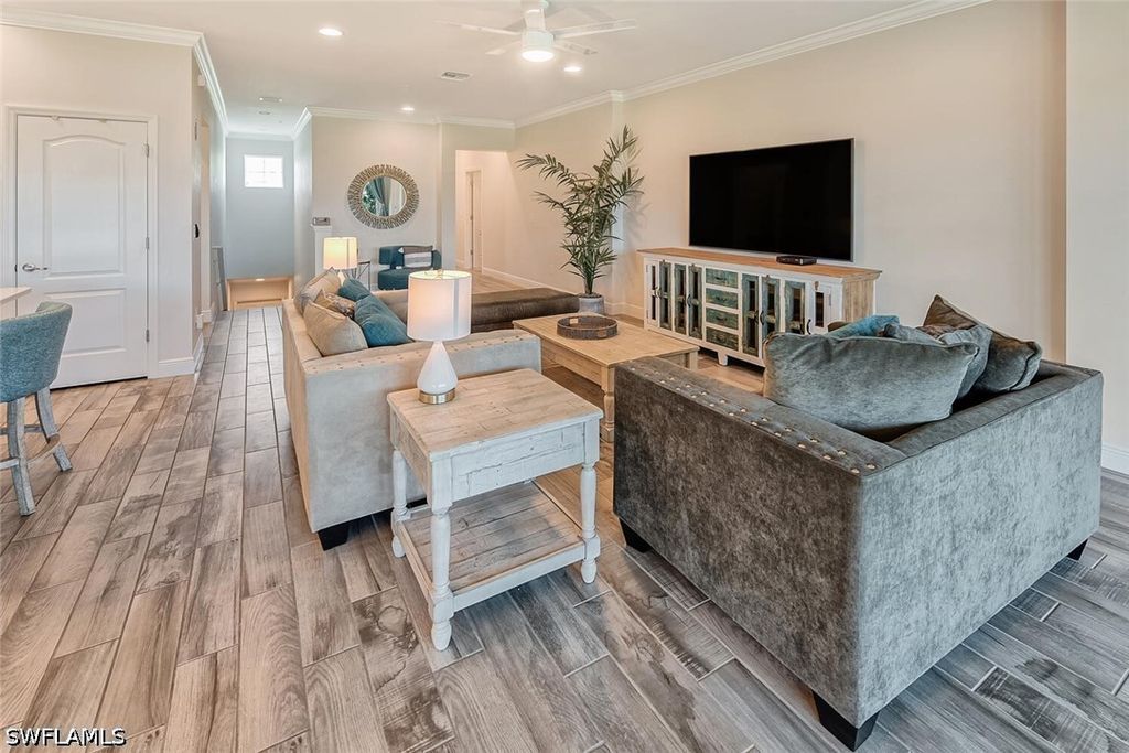 6960 Avalon Cir 807, Naples