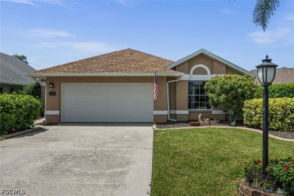 13648 Admiral Ct, Fort Myers