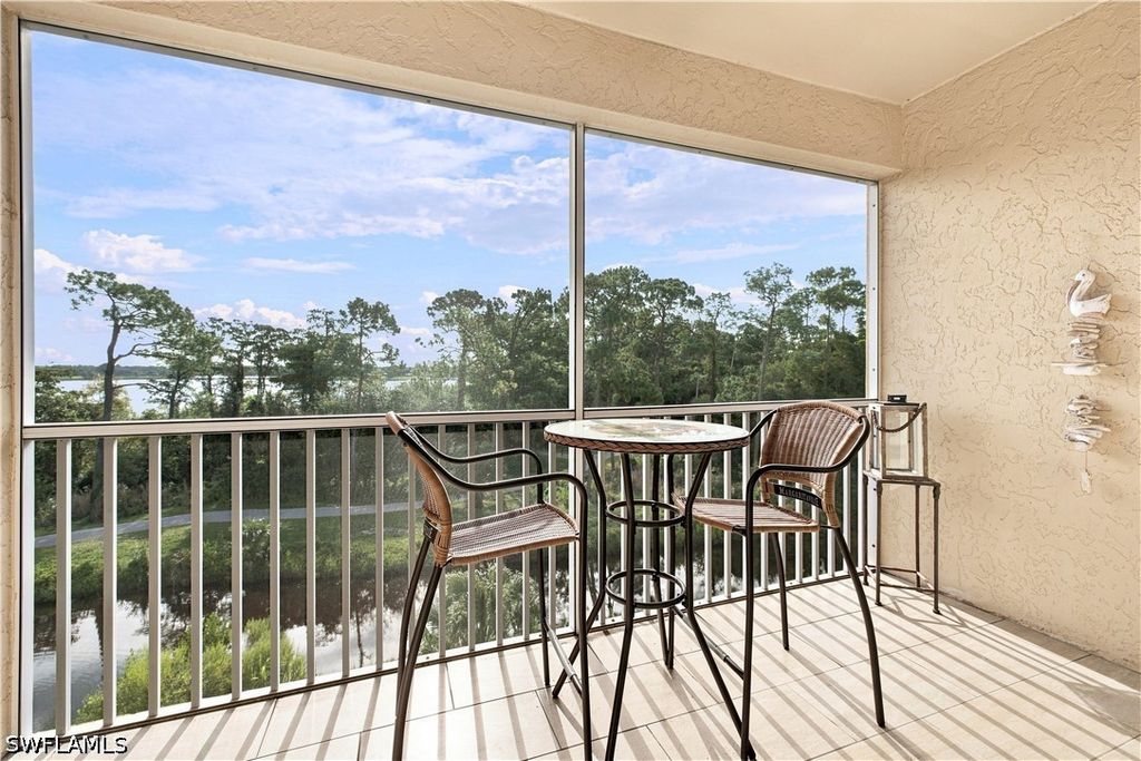 4455 Botanical Pl Cir 405, Naples