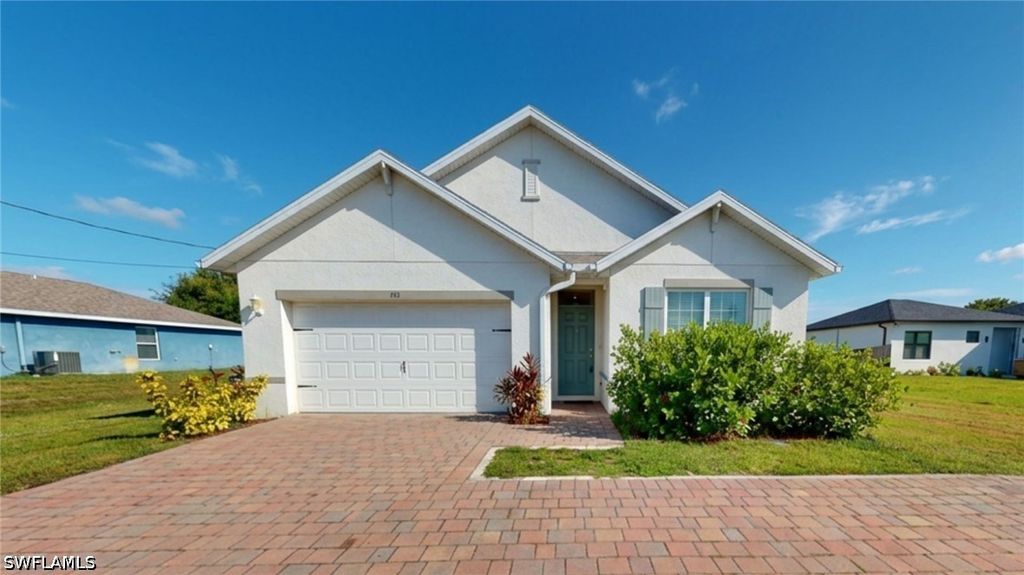 513 Nelson Rd N, Cape Coral