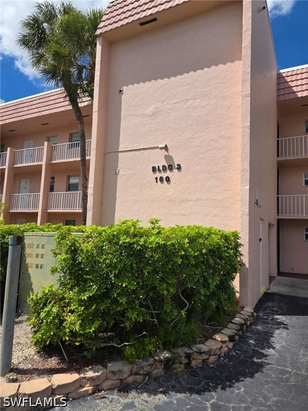 160 Turtle Lake Ct 209, Naples