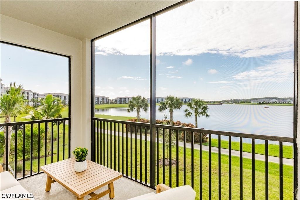 5555 Double Eagle Cir 3922, Ave Maria