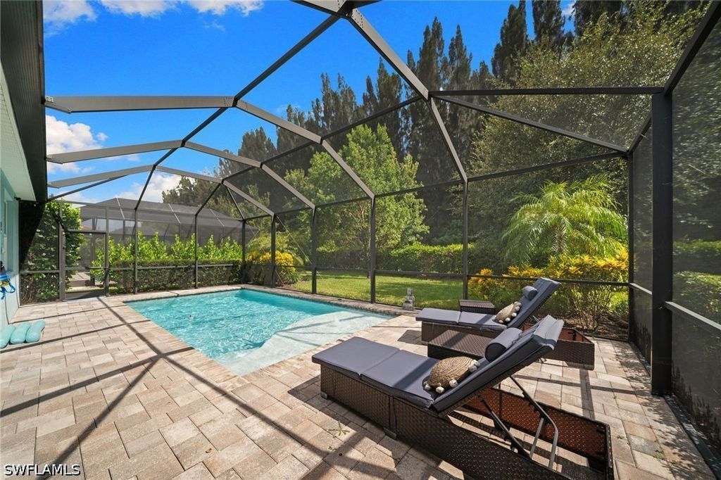 14523 Topsail Dr, Naples