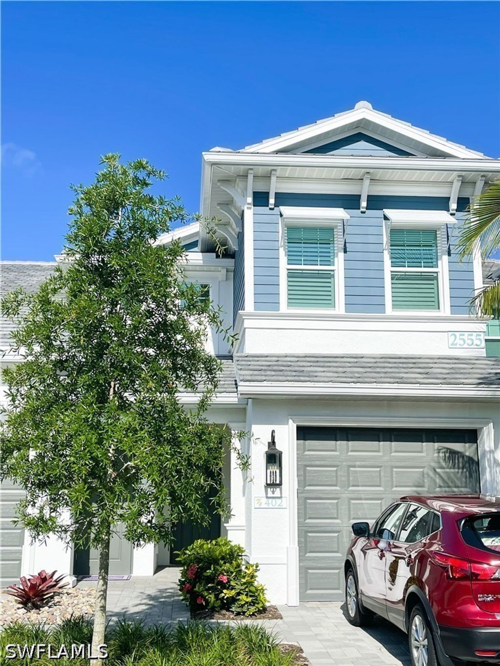 2555 Seychelles Dr 402, Naples