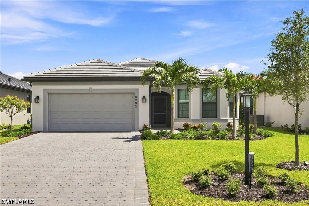 19095 Hanley Blvd, Estero