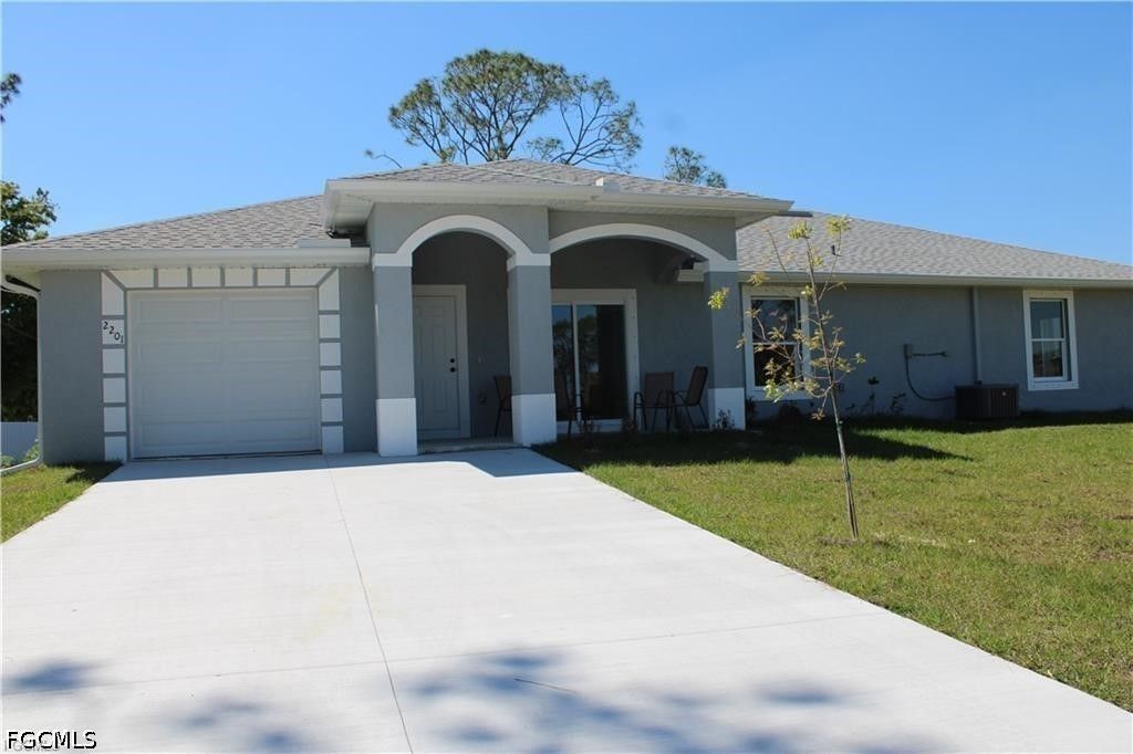 2201 Bunker Rd, Lehigh Acres