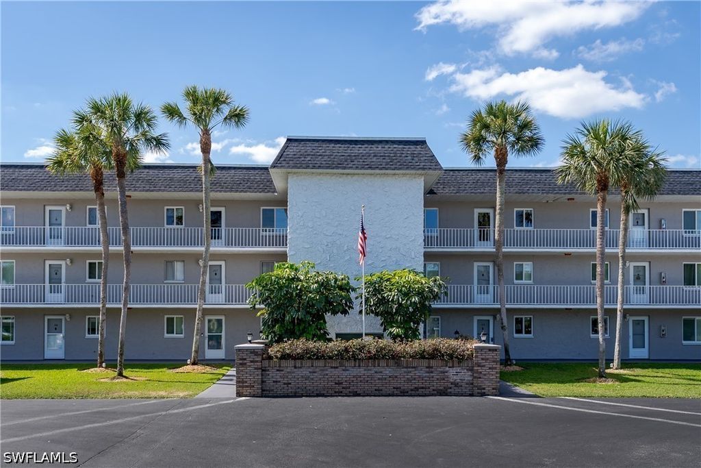 5515 Rattlesnake Hammock Rd 205, Naples