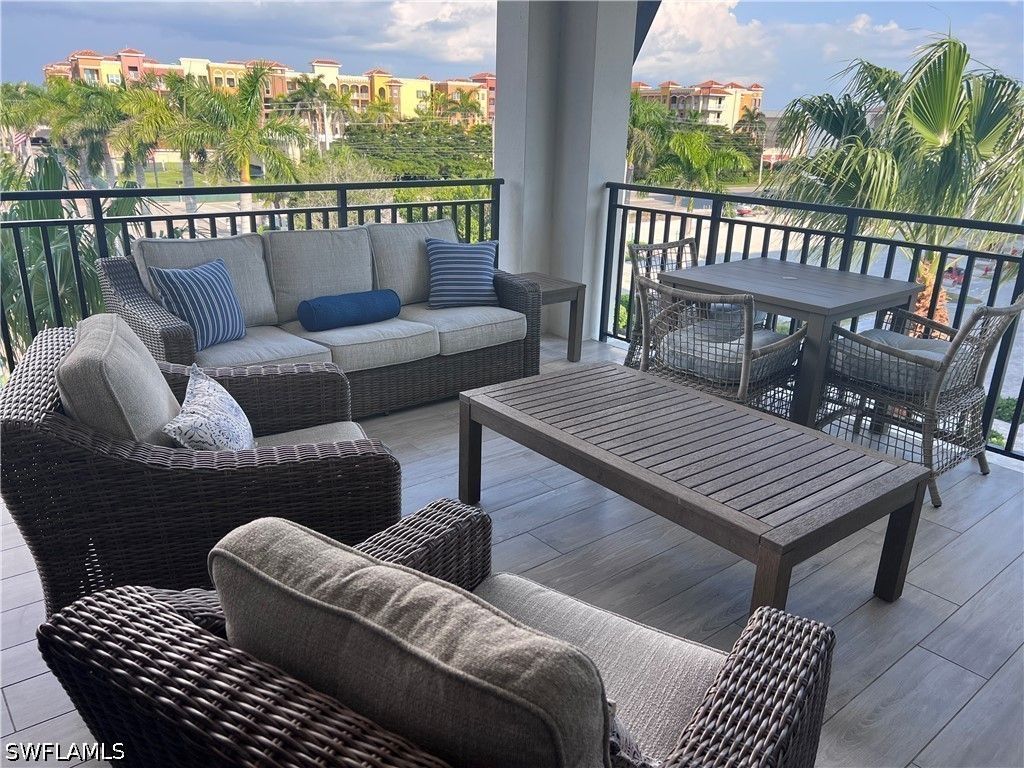 1135 3rd Ave S 411, Naples