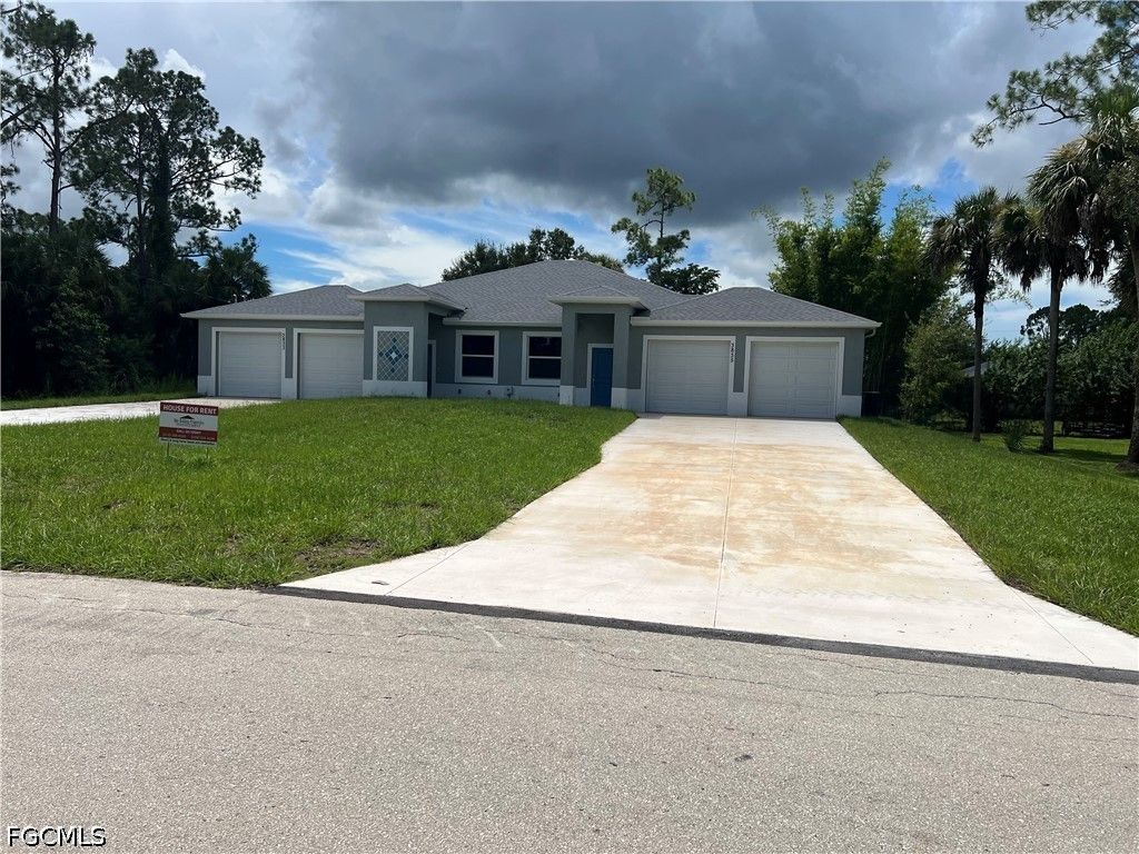 3833/3835 Kittyhawk Dr, Fort Myers