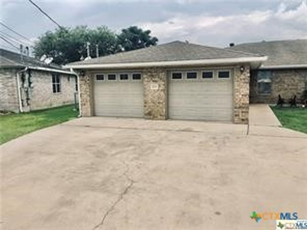 2722 N Heynis, New Braunfels