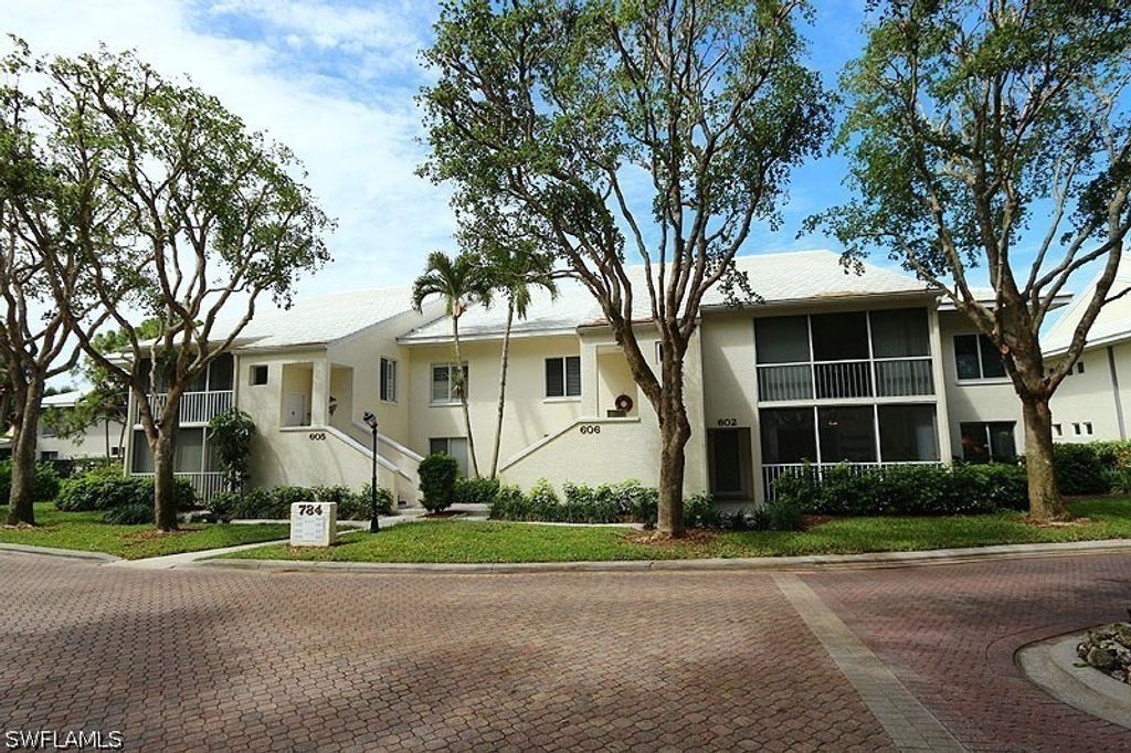 784 Willowbrook Dr 608, Naples