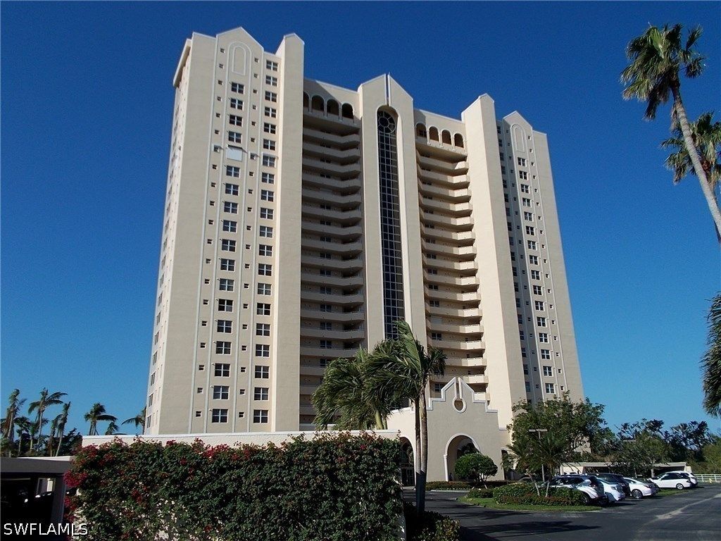 5550 Heron Point Dr 504, Naples