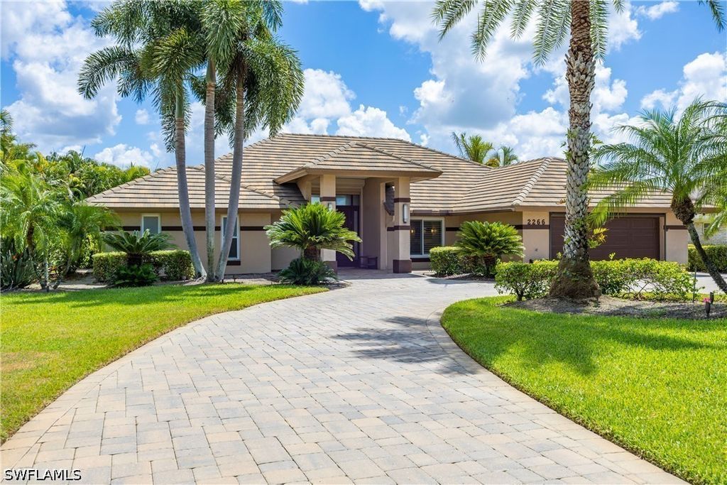 2266 Imperial Golf Co Blvd, Naples