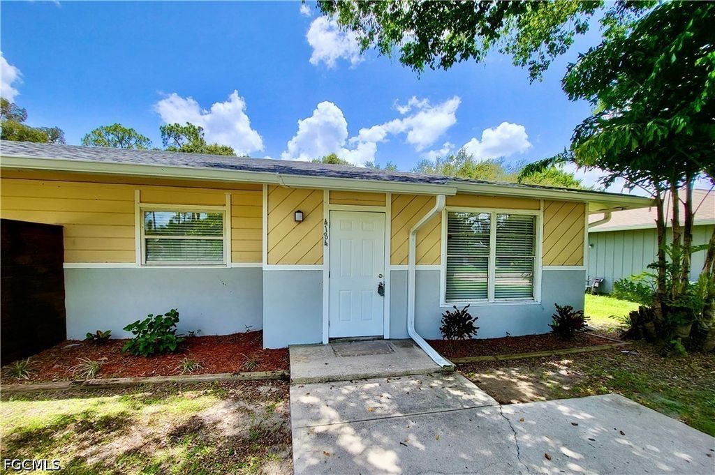 4184 Pine Drop Ln, North Fort Myers