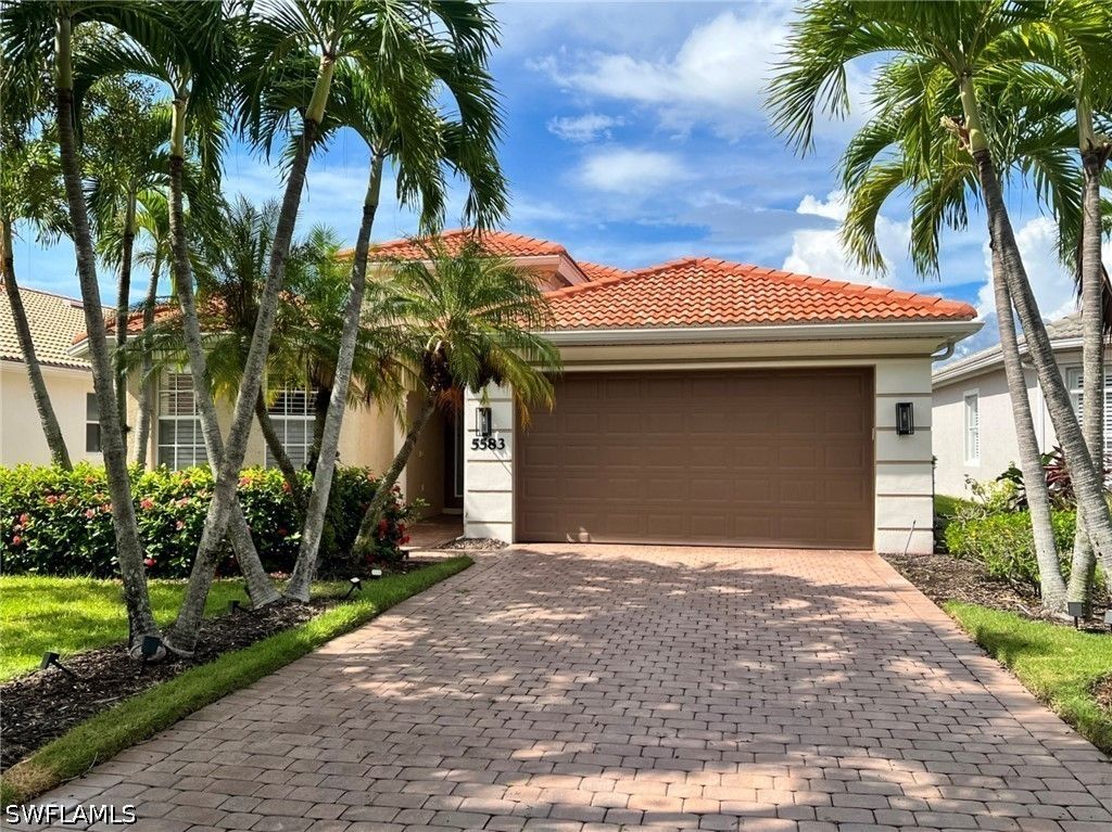 5583 Lago Villaggio Way, Naples