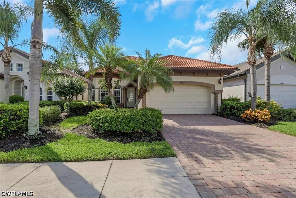 7832 Valencia Ct, Naples