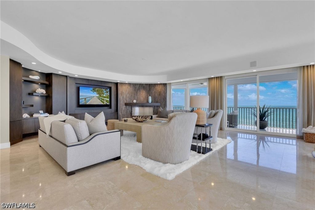 9811 Gulf Shore Dr Ph 2, Naples