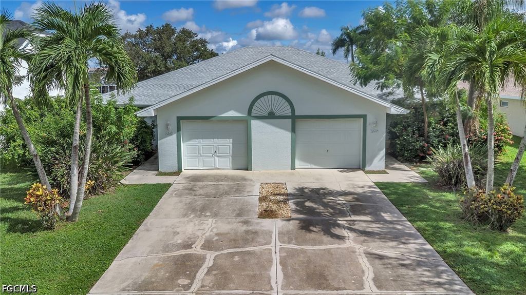 1247 Se 6th St, Cape Coral
