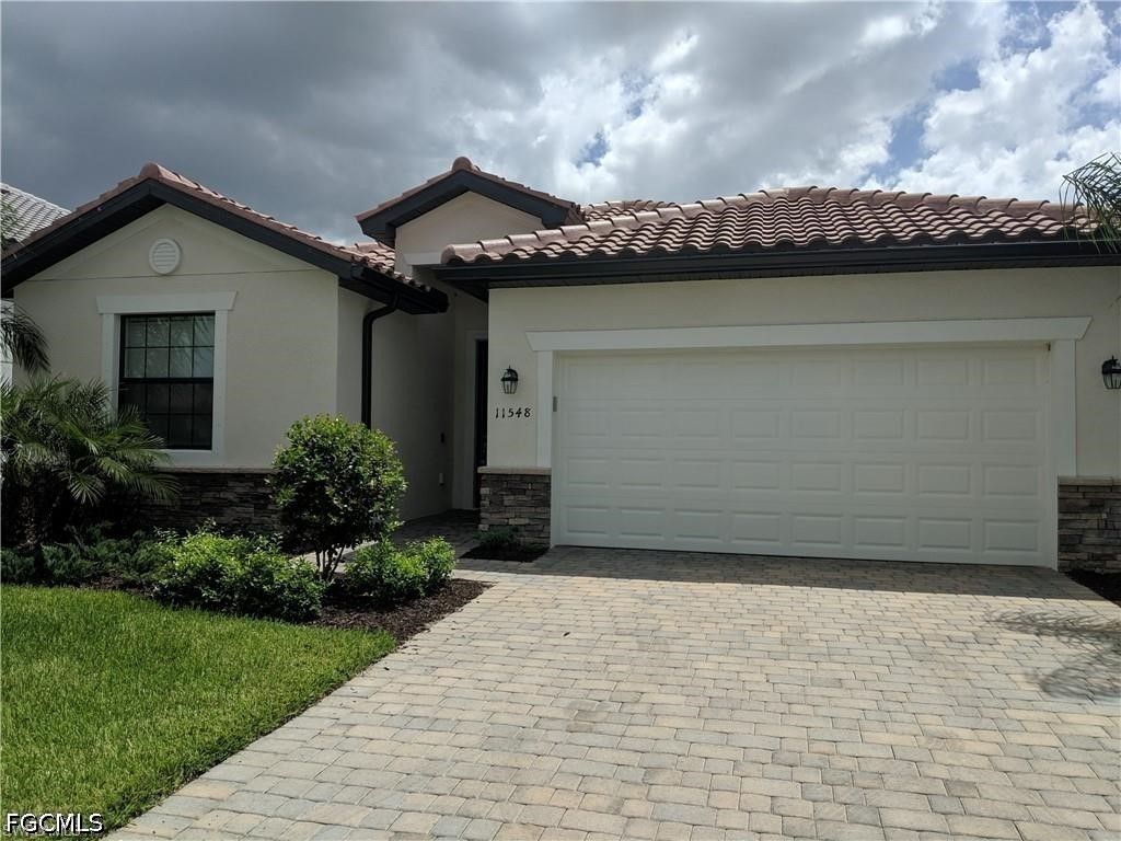 11548 Shady Blossom Dr, Fort Myers