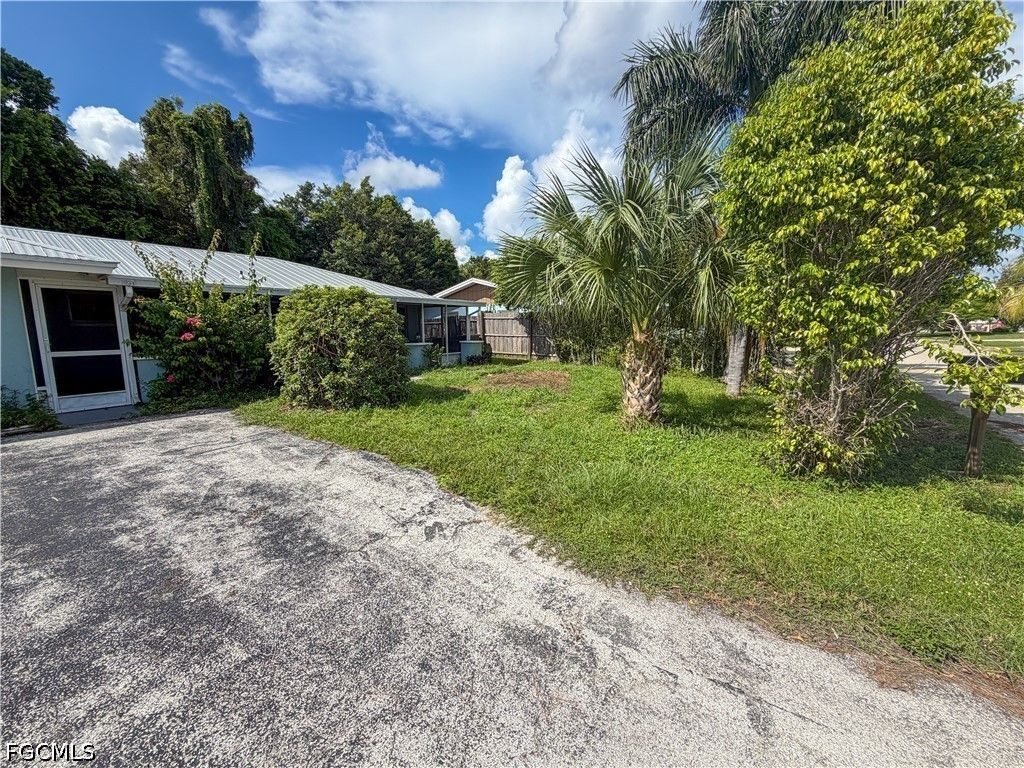 1034 Southdale Rd, Fort Myers